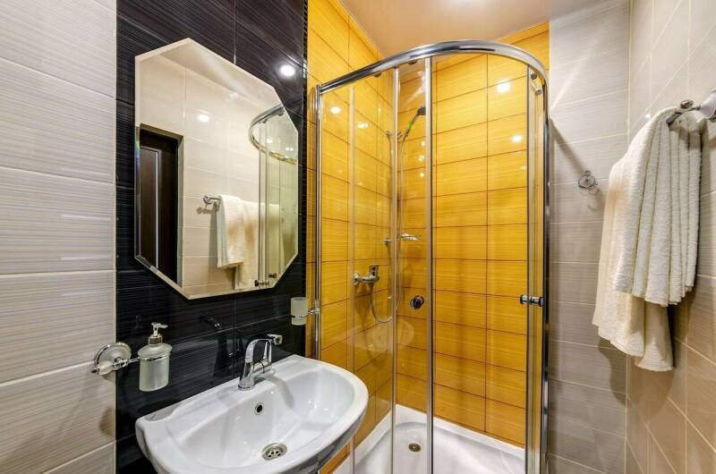 3-х местный «Люкс» с ванной комнатой