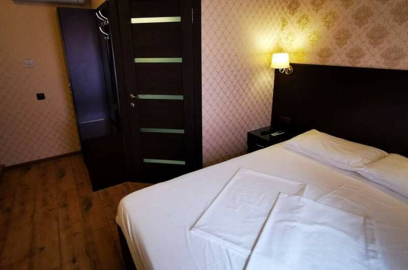 2-х местный «Люкс» с ванной комнатой (3)