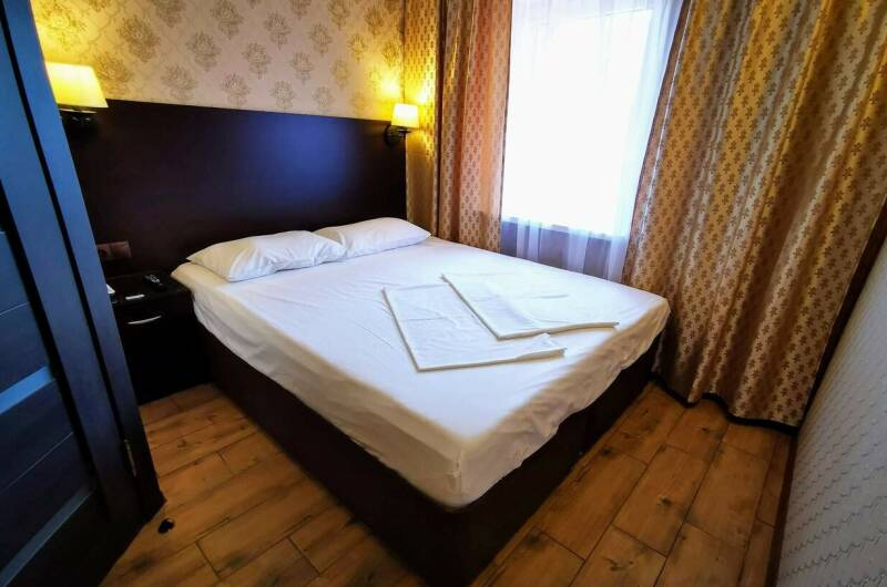 2-х местный «Люкс» с ванной комнатой (4)