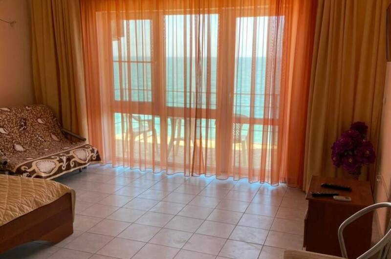 № 2 с балконом и миникухней (эллинг 28)