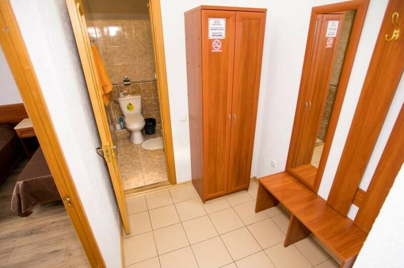 Трех местный полу люкс