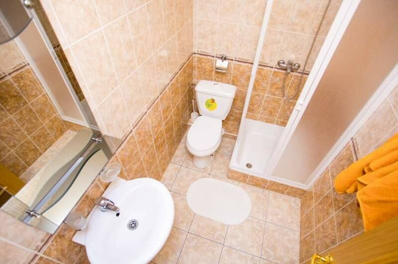 Трех местный полу люкс в цокольном этаже