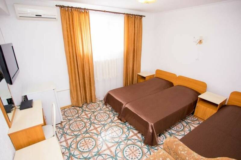 Трех местный полу люкс в цокольном этаже