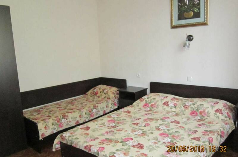 «Эконом» 3−5 местный с балконом