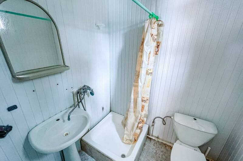 Домик 1-этажный 5-ти местный