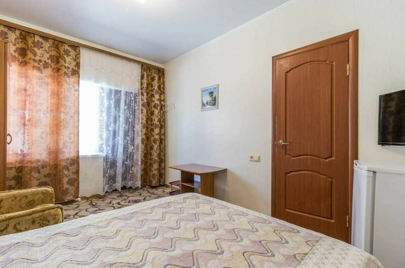 Двухместная комната с большой кроватью