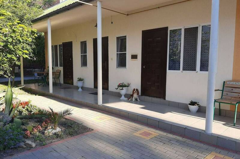 Двух местная комната с кухней на первом этаже