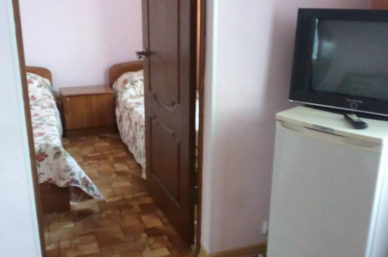 Комната 4-х местная состоит из 2-х комнат 2-этаж