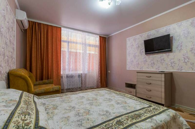 Трех местная комната на 1-ом этаже