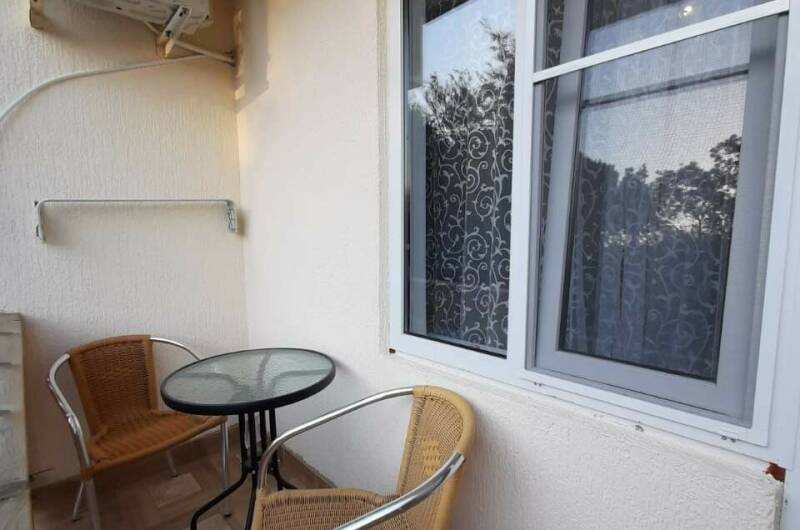 Двух местная (розовая) на втором этаже с балконом