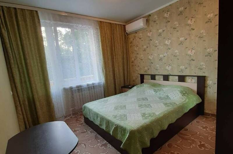 Двух местная (зеленая) на втором этаже с балконом