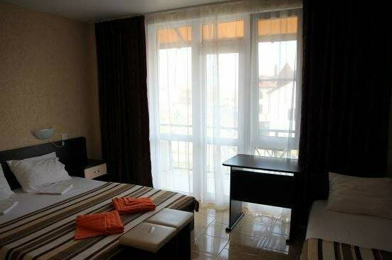 Трехместный номер с балконом