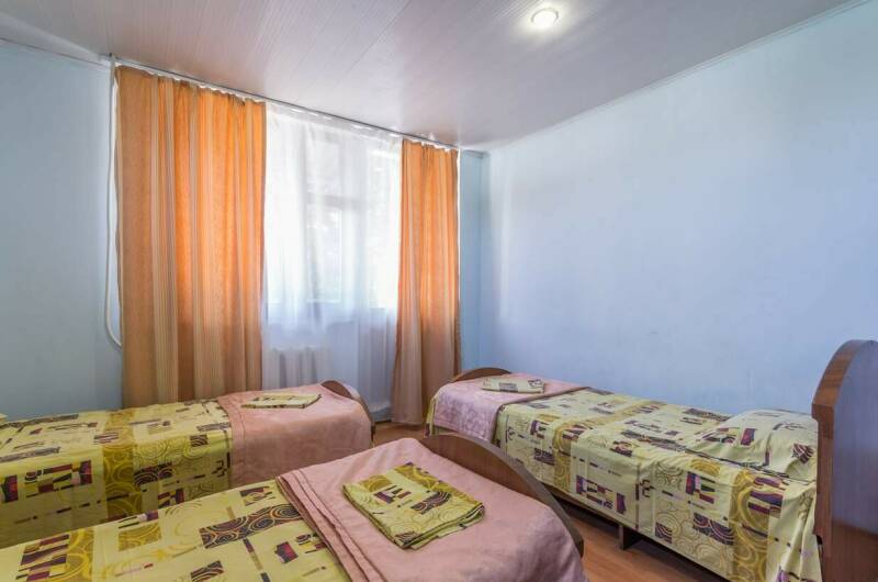 № 8 Трехместный номер с удобствами