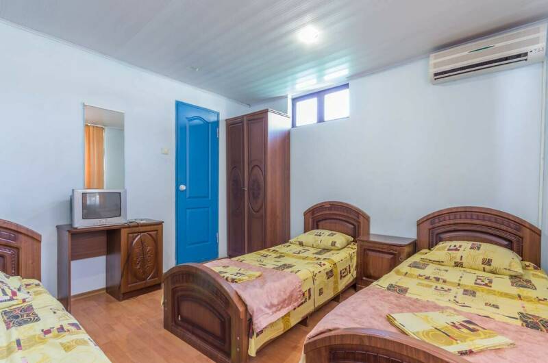 № 8 Трехместный номер с удобствами