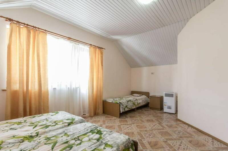 № 10 Четырехместный номер на мансарде