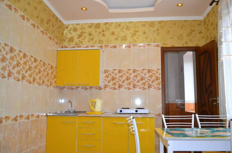 4-х местная номер-люкс (спальня и своя кухня)