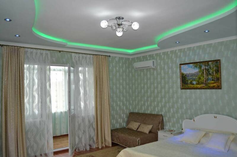 4-х местная номер-люкс (спальня и своя кухня)