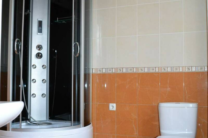 4-х местная номер-люкс (спальня и своя кухня)