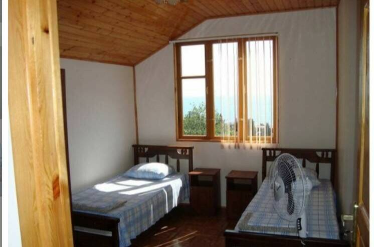 Эконом — 2-х местный номер с удобствами на этаже