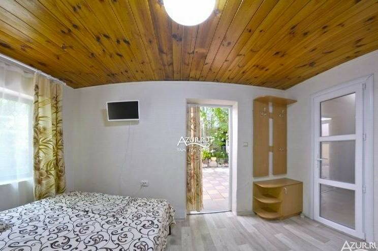 Домик во дворе № 1