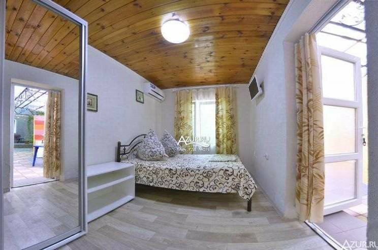 Домик во дворе № 1