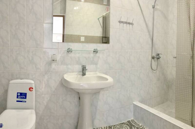 4-х местный с удобствами и балконом