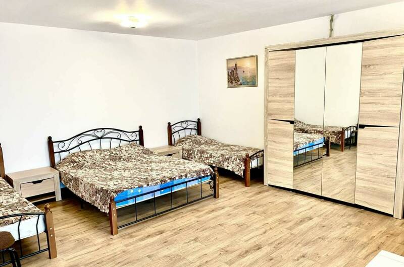 4-х местный с удобствами и балконом