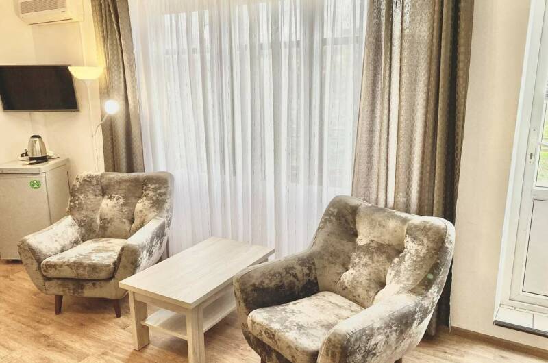 4-х местный с удобствами и балконом