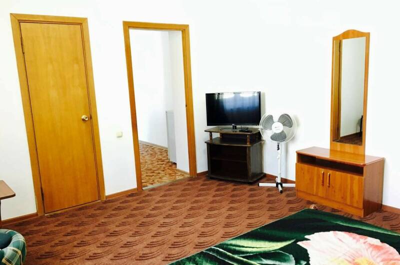 Двухкомнатный с удобствами