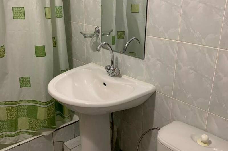 Двух местный с двух спальной кроватью