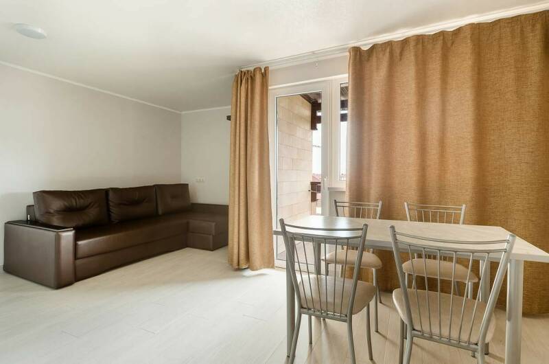 Номер «Апартаменты плюс» на 6−7 человек