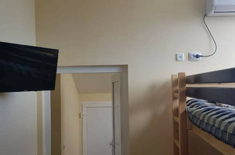 2-комнатный номер в мансарде с мини-кухней