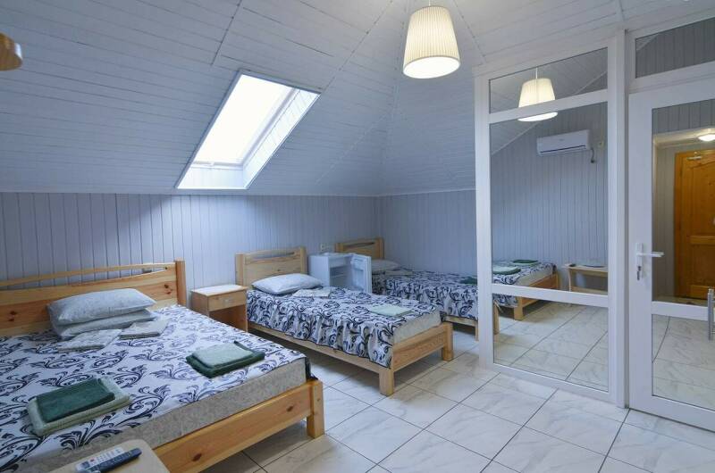 4-местный номер в мансарде (с внутренней лоджией)