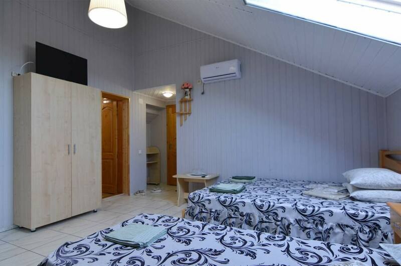 4-местный номер в мансарде (с внутренней лоджией)