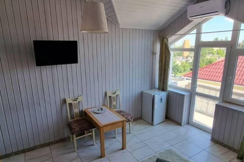 4−5-местный люкс в мансарде с балконом