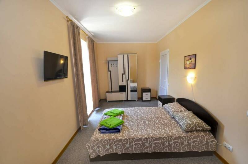 Двухместный с двуспальной кроватью