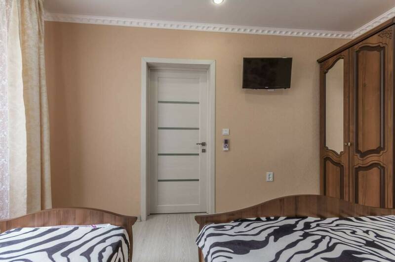 № 1 Двухкомнатный номер с кухней