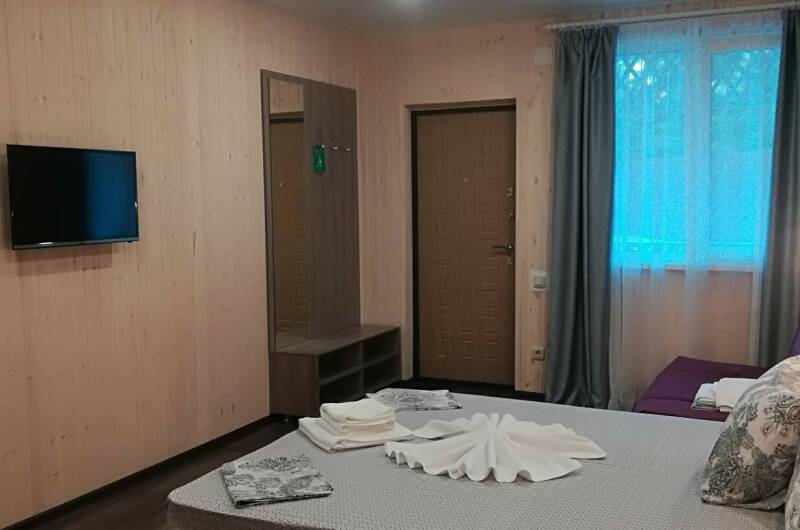 Номер котеджного типа с бассейном