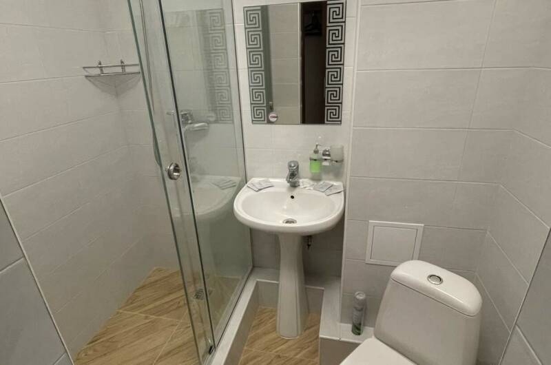 Четырехместный «Стандарт с видом на бассейн»