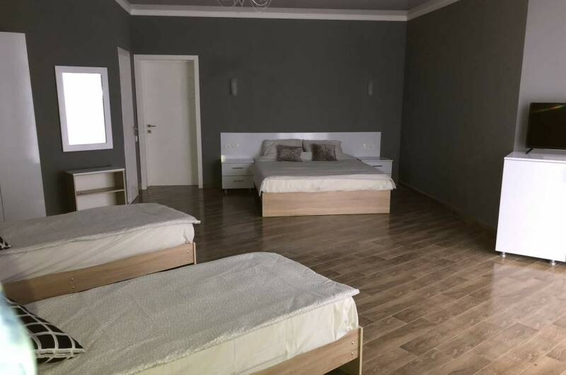 Четырёхместный номер с балконом