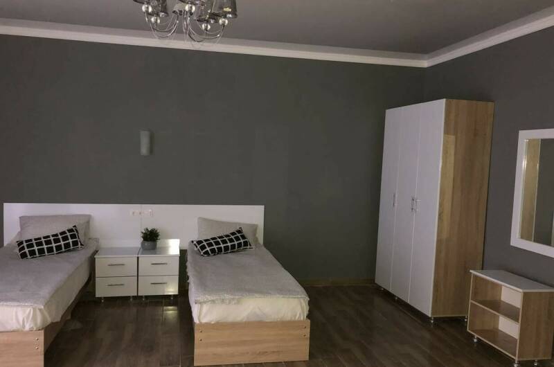 Четырёхместный номер с выходом на бассейн