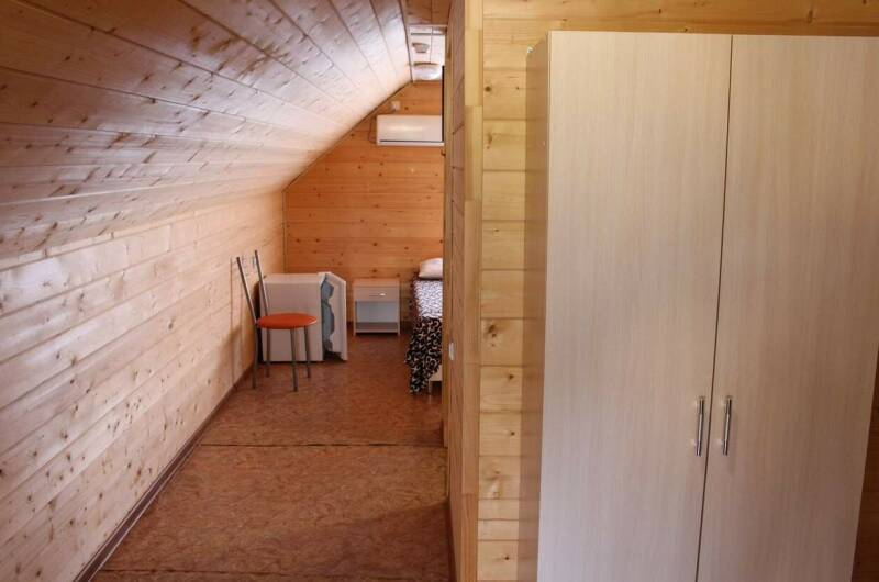 Мансарда однокомнатная трехместная