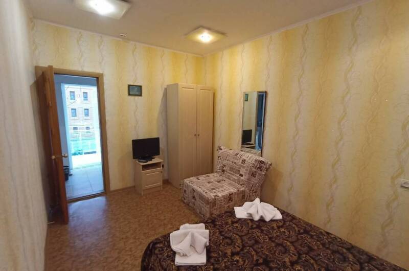 «Двухкомнатный с мини-кухней»