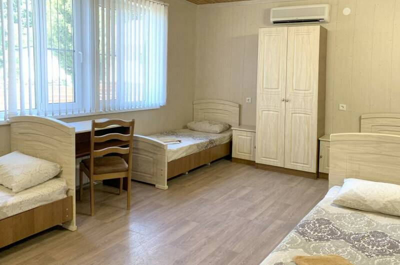 Четырехместный номер-эконом с отдельными кроватями