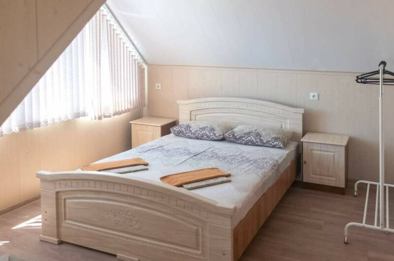 Коттедж на 10 гостей с верандой — 4 комнаты