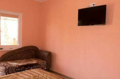 Трехместный номер со всеми удобствами (три номера)