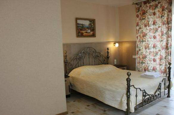 3х местный номер на 1 этаже с выходом на улицу