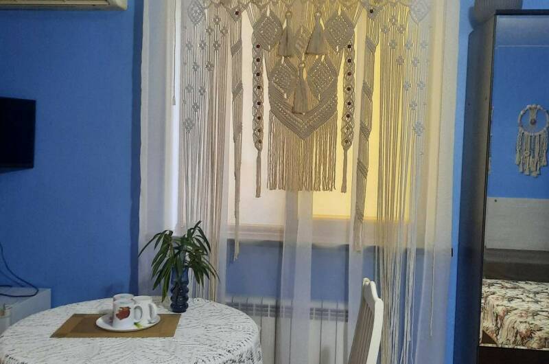 3хместная комната с балконом на 2 этаже