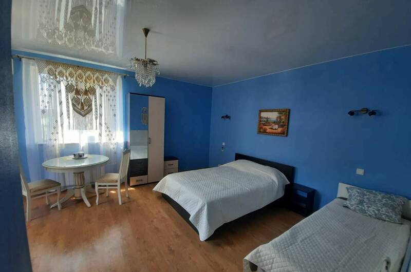 3хместная комната с балконом на 2 этаже