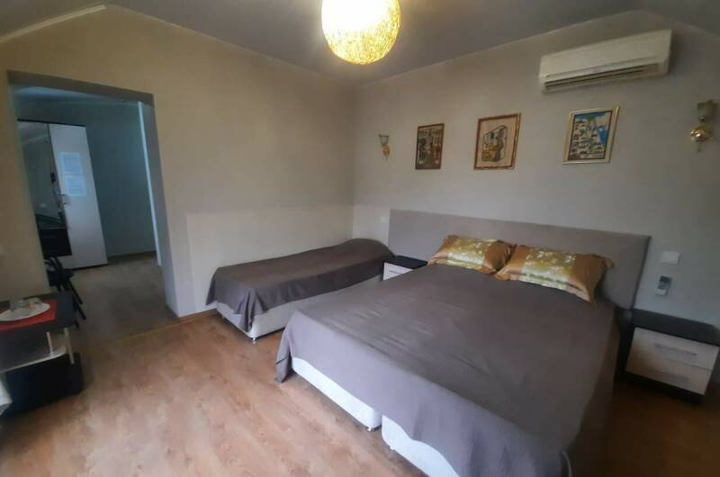 3хместная комната с французким балконом на 3 этаже